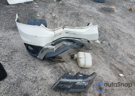 2019 Dodge Journey Crossroad z USA, uszkodzony, nr VIN 3C4PDCGB4KT779341